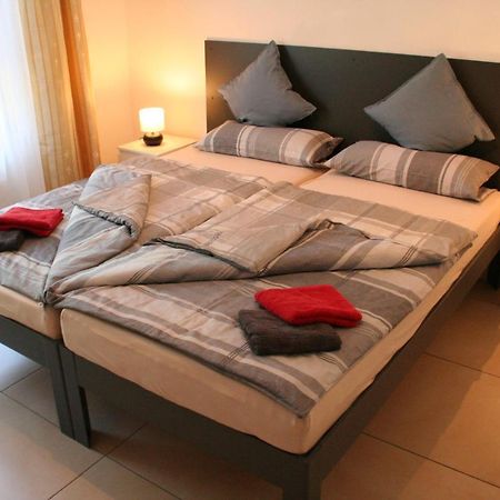 Ferienwohnung Dachshuebel Саарбрюкен Екстериор снимка